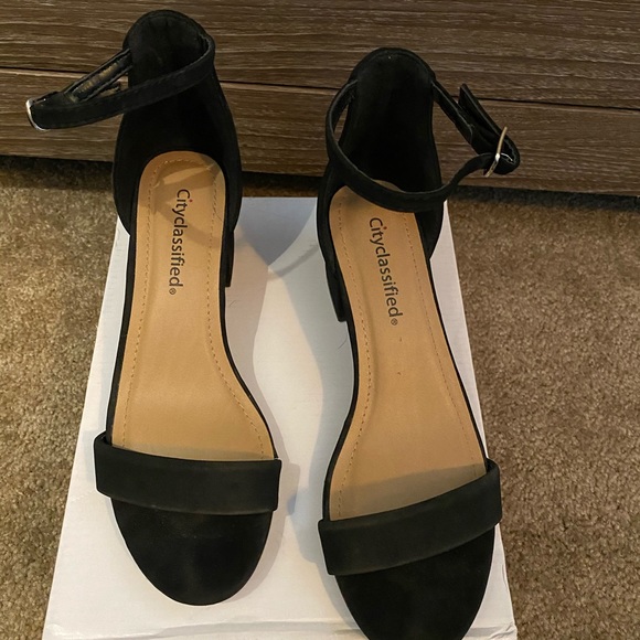 Open Toe Heels - Picture 2 of 4